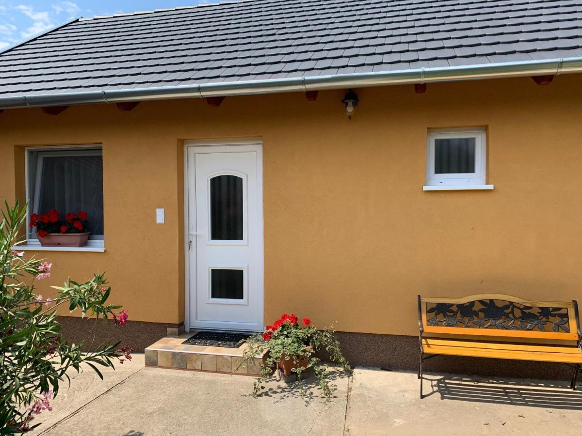 Dalia Apartman Gyoemro Exterior foto